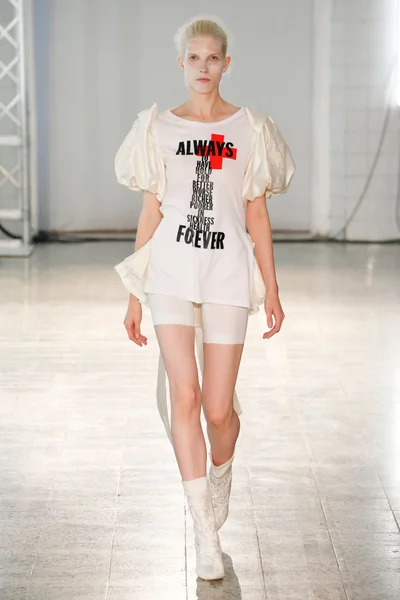 Look 9